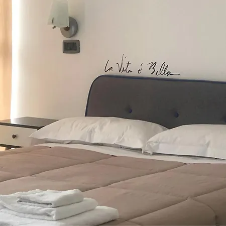 Domus Hotel