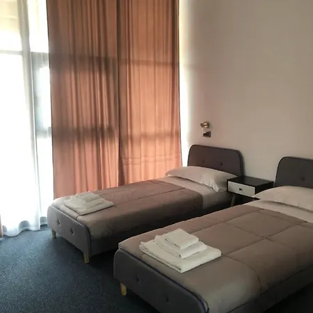 Hotel Domus Cerreto dʼEsi